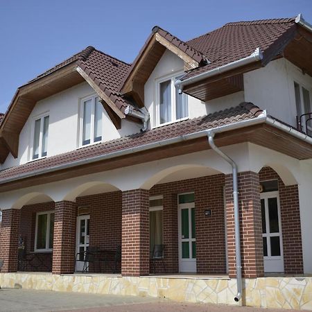 Fonix Apartmanhaz Nagypáli Exterior foto