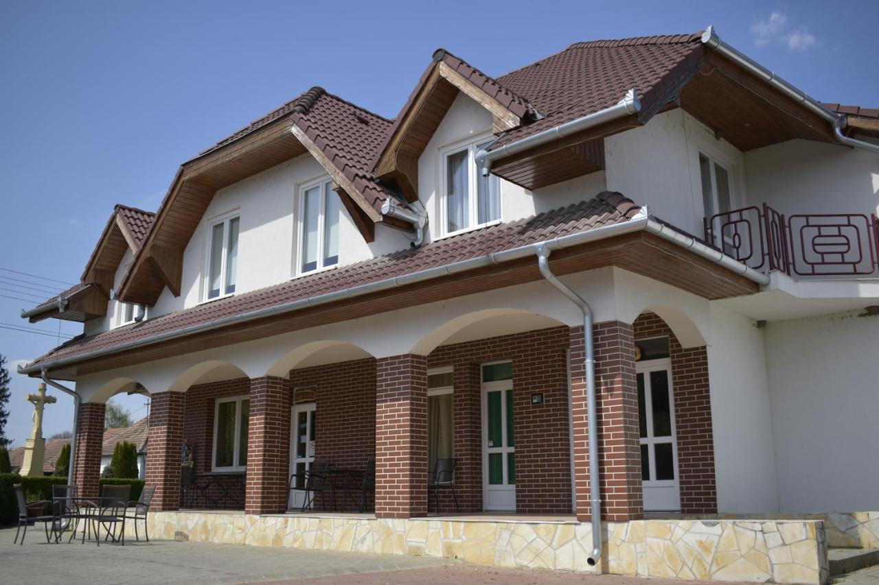Fonix Apartmanhaz Nagypáli Exterior foto